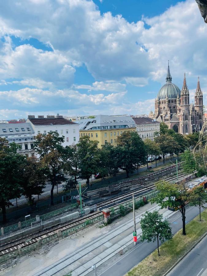 Room In City Center Near U6,U3 And Westbahnhof Виена Екстериор снимка